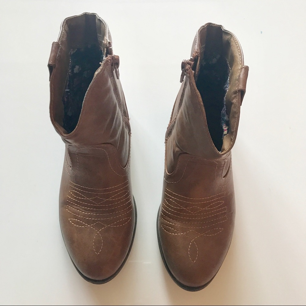 girl’s boots
